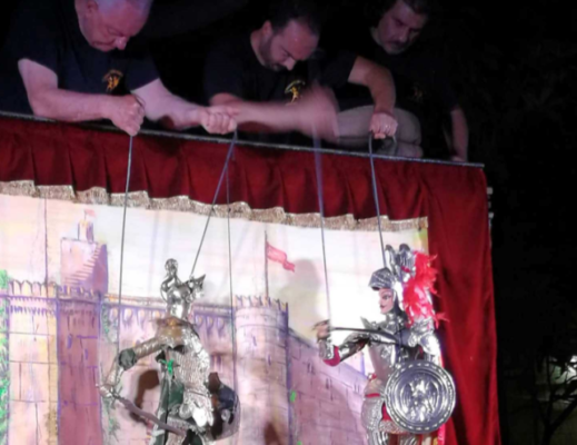 L’eterna lotta tra il bene e il male di Rinaldo e Gattamogliere raccontata dalla Marionettistica dei Fratelli Napoli