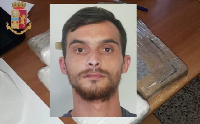Catania, a bordo di un pullman con 3 chili di cocaina sotto il sedile: arrestato 30enne
