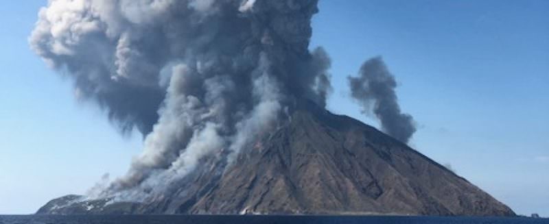 Esplosione Stromboli, emanato stato di calamità: “Rischi per l’incolumità pubblica” Esplosione Stromboli, emanato stato di calamità: “Rischi per l’incolumità pubblica”