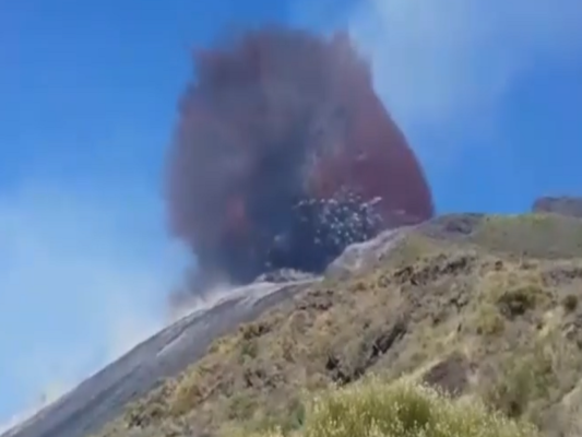 L’esplosione improvvisa e la fuga, VIDEO shock dell’amico dell’escursionista morto: immagini forti