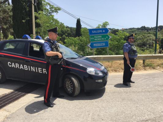Droga in auto e dentro la camera da letto della struttura d’accoglienza: ai domiciliari 34enne