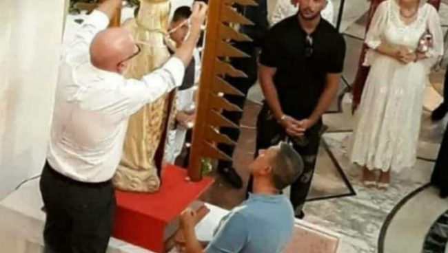 Dolce e Gabbana, è scontro sulla collana donata alla Madonna. Malluzzo: “Ciò che appartiene a lei non va toccato”