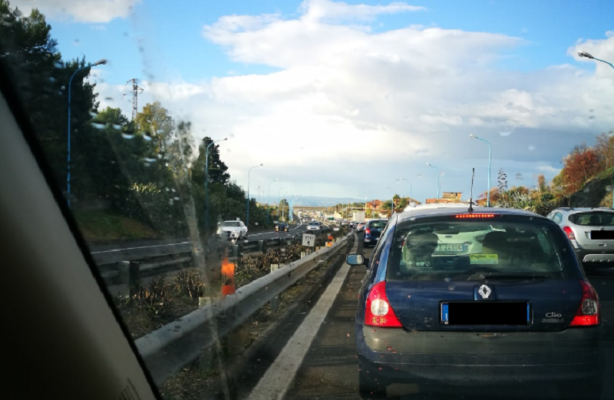 Catania, tangenziale da incubo: 2 incidenti e traffico paralizzato