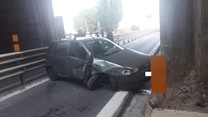 Incidente in autostrada per Renato Accorinti, auto semidistrutta: paura per l’ex sindaco di Messina
