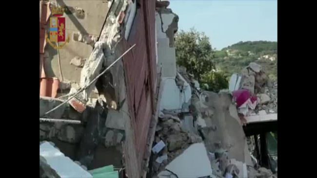 Isola d’Elba, esplode una palazzina