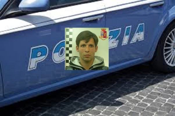 Mendicava davanti a una chiesa ma su di lui pendeva ordine di carcerazione: arrestato 27enne