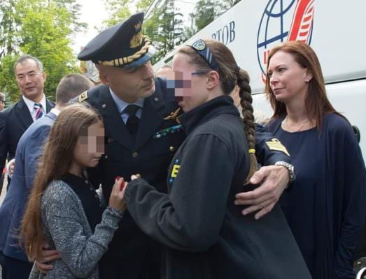 Luca Parmitano cuore di papà, il commovente saluto alle figlie prima della quarantena: il 20 luglio la partenza per la ISS