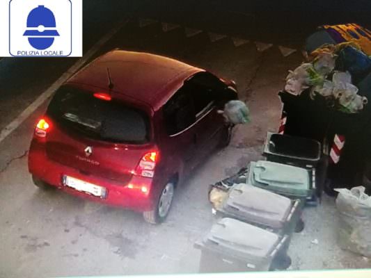 Rifiuti abbandonati in ogni dove, continuano i controlli: elevati 52 verbali