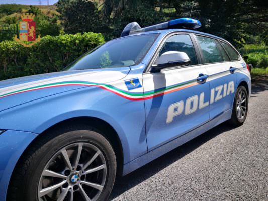 A spasso con la canapa in auto, pusher 32enne finisce in manette
