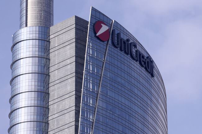 UNICREDIT, NEL PRIMO SEMESTRE CRESCE L'UTILE NETTO