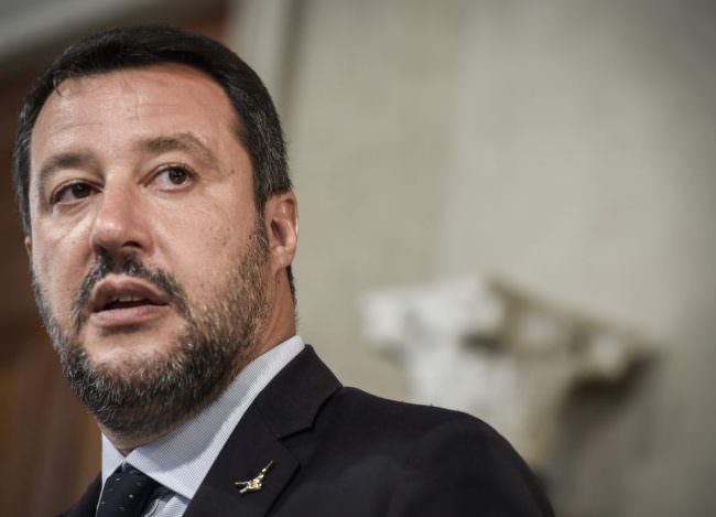 SALVINI “MATTARELLA FERMI UNO SPETTACOLO INDECENTE”