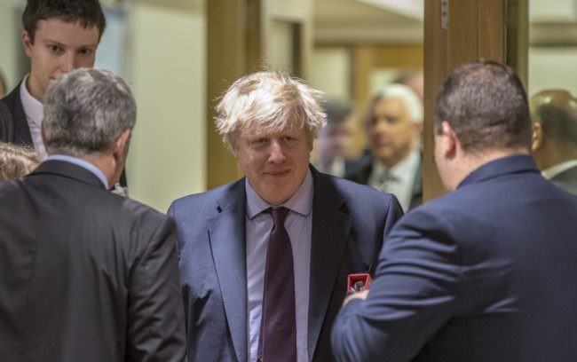 BREXIT, JOHNSON VUOLE STOP PARLAMENTO FINO A OTTOBRE, CAOS NO DEAL