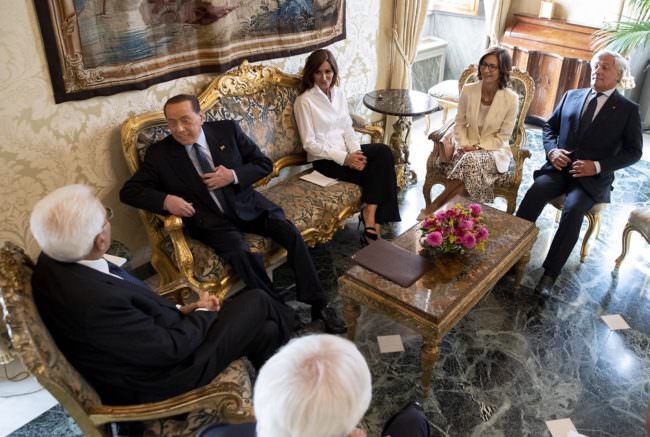 BERLUSCONI “SCENARIO PERICOLOSO, RIDARE PAROLA AGLI ITALIANI”