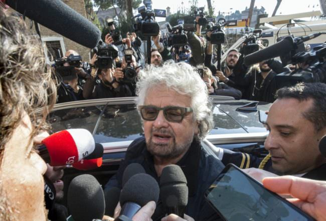GRILLO “MINISTRI SIANO AL DI FUORI DELLA POLITICA”