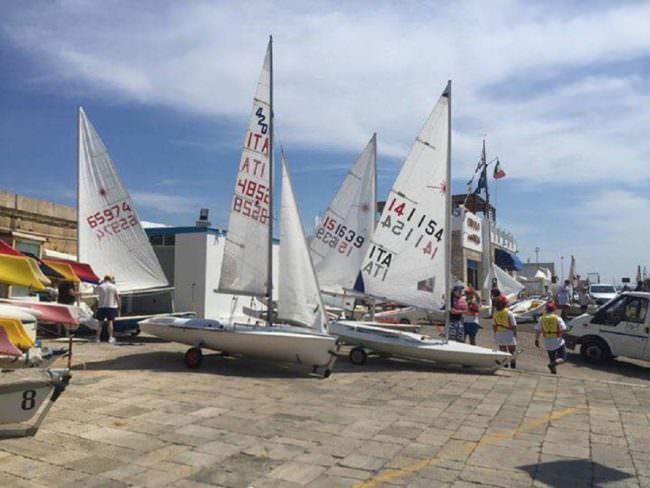 INIZIATI A REGGIO CALABRIA I CAMPIONATI GIOVANILI IN SINGOLO DI VELA