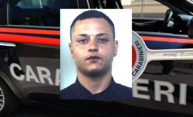 Paternò, “maestro delle evasioni” si libera del braccialetto elettronico e va in vacanza: 21enne in carcere