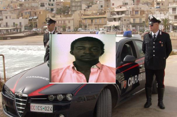 Spaccio di hashish con capanna artigianale in spiaggia: 4 arresti