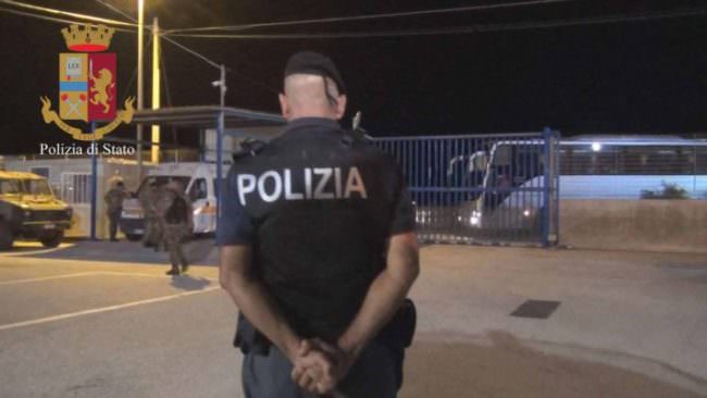 Caso Open Arms, favoreggiamento dell’immigrazione clandestina: indagati due siriani dopo lo sbarco a Lampedusa