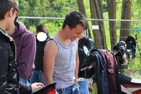 “Scusatemi, ho ucciso il mio migliore amico”, giovane accoltella coetaneo e confessa l’omicidio su Facebook