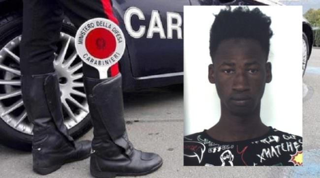 Controlli al centro accoglienza, extracomunitario colpisce con una sedia un carabiniere: arrestato