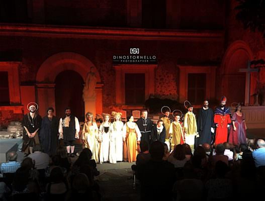 “ETerNa”, lava d’incandescente bellezza e rinascita sul palco del Castello Ursino