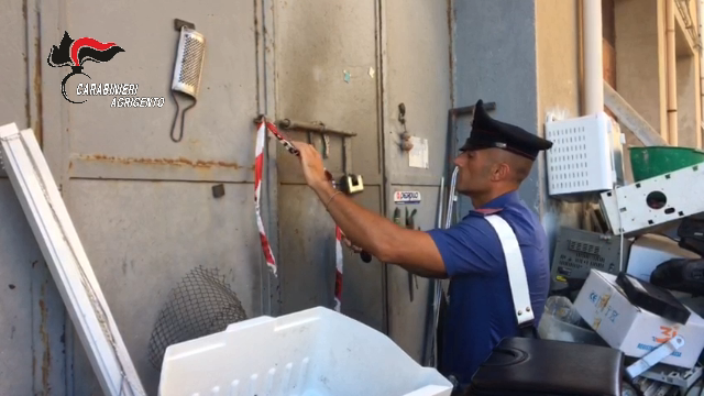 Discarica abusiva con rifiuti pericolosi nell’Agrigentino, scattano sequestro e denuncia – VIDEO