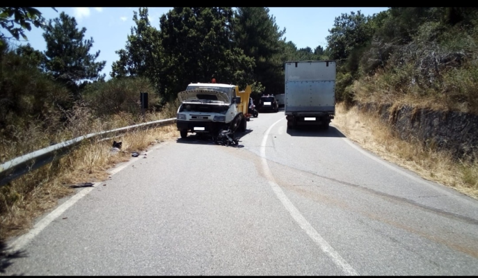 Incidente sulla Mareneve, centauro contro camion dei rifiuti: “È una vergogna, ridate la strada a chi ama la montagna”