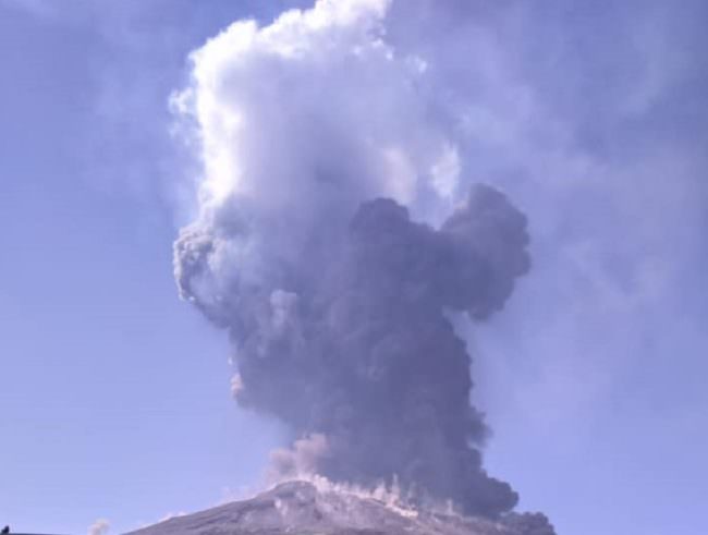 Stromboli, esplosione improvvisa nell’area centro-meridionale del vulcano: evento durato 6 minuti