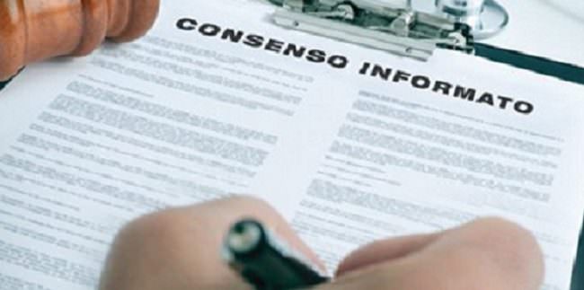 Consenso informato: non basta la firma su un modulo prestampato e generico