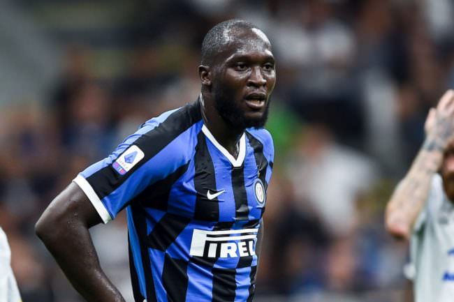 RAZZISMO, LUKAKU RICEVE LA SOLIDARIETÀ DEL CAGLIARI “MA ORA LOTTIAMO”