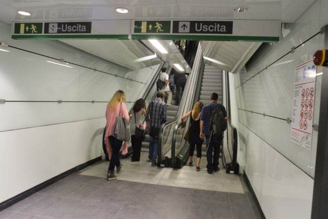 GUASTI E INCIDENTI SCALE MOBILI METRO ROMA, 4 MISURE CAUTELARI