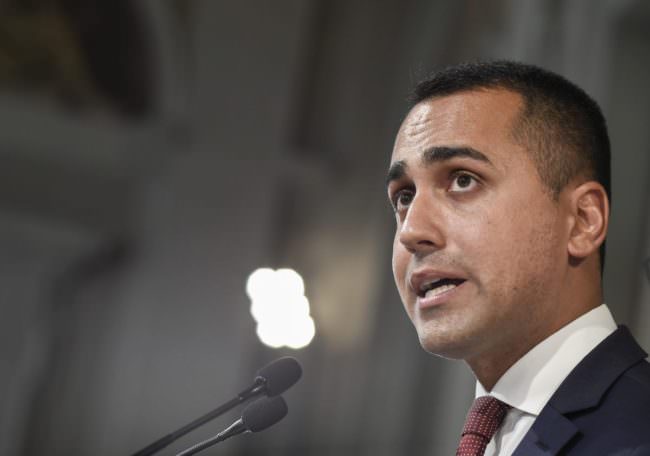 DI MAIO “VINCOLO DI MANDATO CONTRO IL MERCATO DEI PARLAMENTARI”