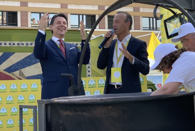 DAZI USA, BERTINELLI INCONTRA CONTE “RISCHIO PER PARMIGIANO REGGIANO”