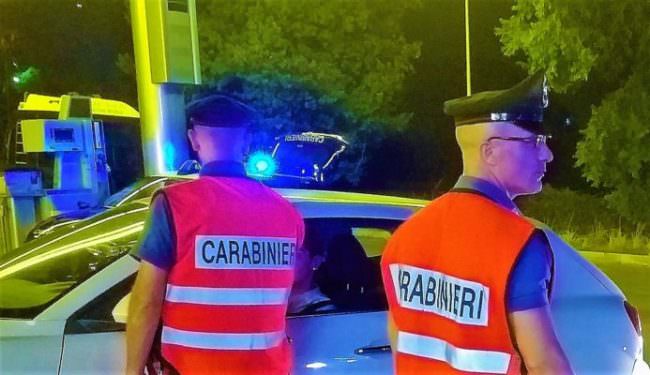 Abusivismo, armi, droga e violazioni al Codice della Strada: arresti, denunce e sanzioni nel fine settimana