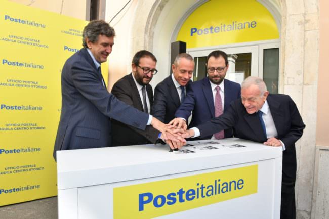 TERREMOTO, APERTO UN NUOVO UFFICIO POSTALE NEL CUORE DELL'AQUILA