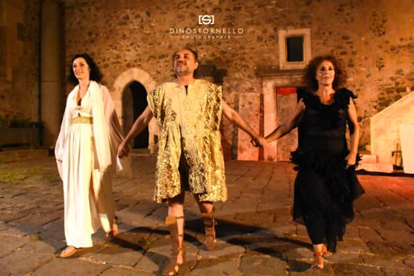 Salvatore Guglielmino con il mito di Orfeo tra vita e morte conquista il Castello Ursino