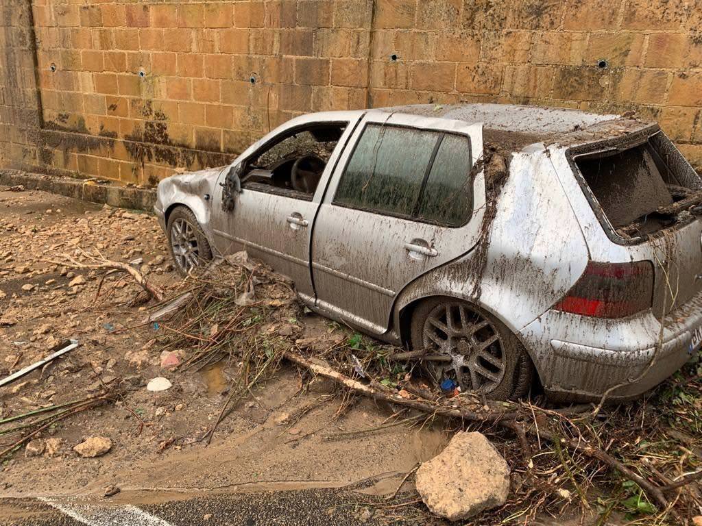 Vento, tuoni, pioggia e grandine: la Sicilia nella morsa del maltempo, inizia la conta dei danni – VIDEO e FOTO