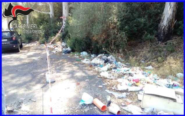 Abbandono di rifiuti nel Catanese, sorpresi nel Bosco San Pietro: tre denunce