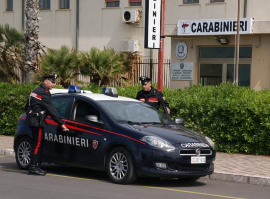 Possesso e spaccio di droga, 22enne in arresto e diverse denunce: coinvolti anche minori