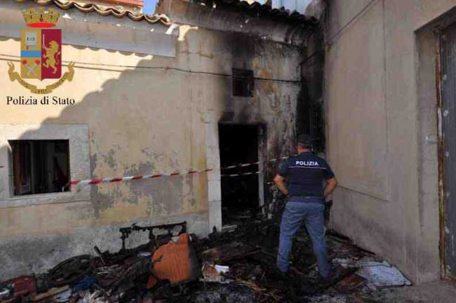 Appicca incendio in sagrestia: 51enne confessa, denunciato