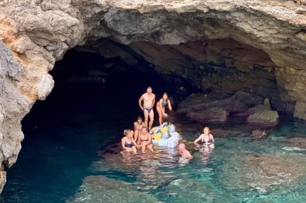 Grotta della Pillirina, l’Associazione Natura Sicula provvede a una pulizia straordinaria: “Sia istituita la riserva naturale”