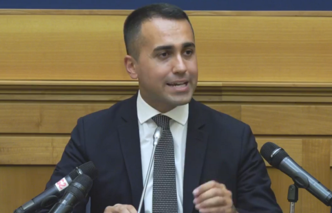 Il Movimento 5 Stelle dice sì al governo Giallo-Rosso, Luigi Di Maio: “Non sarà né di destra né di sinistra”