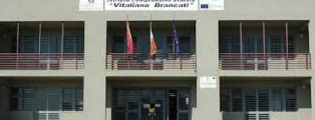Librino, Istituto V. Brancati “al buio”. Il Dirigente Scolastico Arona: “Il problema verrà risolto a breve”