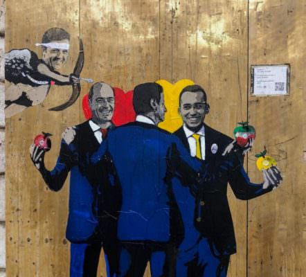 Zingaretti, Di Maio e Conte sono “Le Tre Grazie”: nuovo murale dell’artista siciliano Tvboy