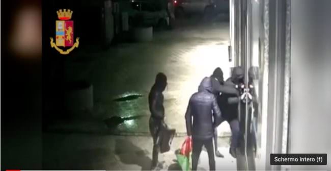 Operazione “Gold Night”: coinvolti anche due minorenni – VIDEO