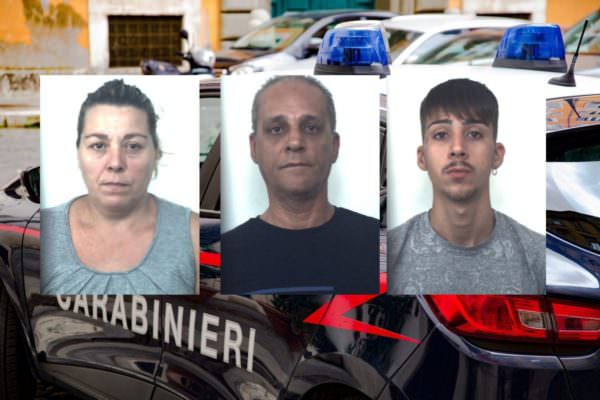 Blitz dei carabinieri, smantellata famiglia della droga: arrestati madre, padre e figlio