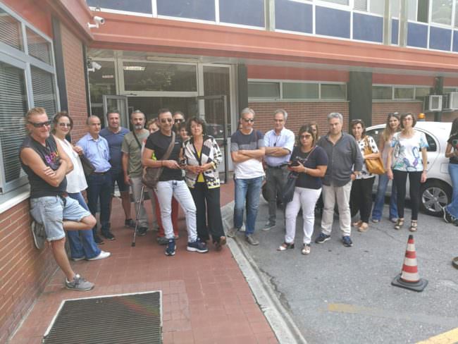 Organico carente e contratti a tempo determinato da anni: protesta dei sindacati contro il CAS