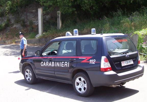 Trovato munito di coltello di 16 cm mentre viola la sorveglianza speciale: arrestato 50enne