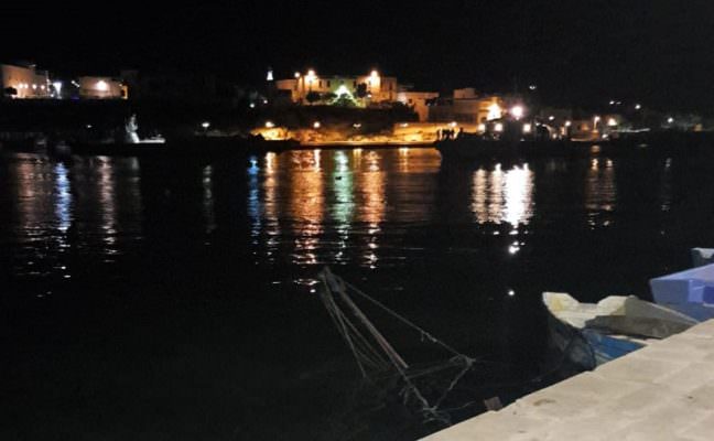 Sbarco di 27 persone a Lampedusa nella notte: tra loro 8 bambini