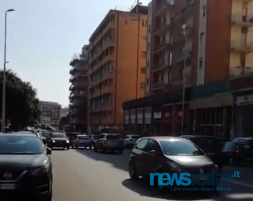 Viale Vittorio Veneto, caos e code: cittadini esasperati, l’amministrazione dà nuove disposizioni – VIDEO